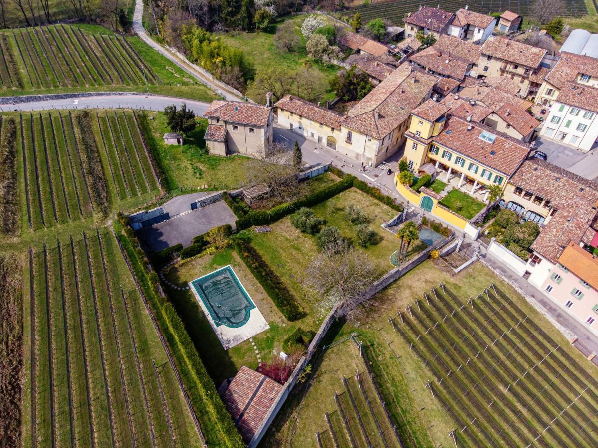 Castello Di Brusata Apartment By Quokka 360 - Romantic Flat With Pool Mendrisio Eksteriør billede