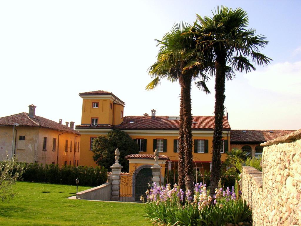 Castello Di Brusata Apartment By Quokka 360 - Romantic Flat With Pool Mendrisio Eksteriør billede